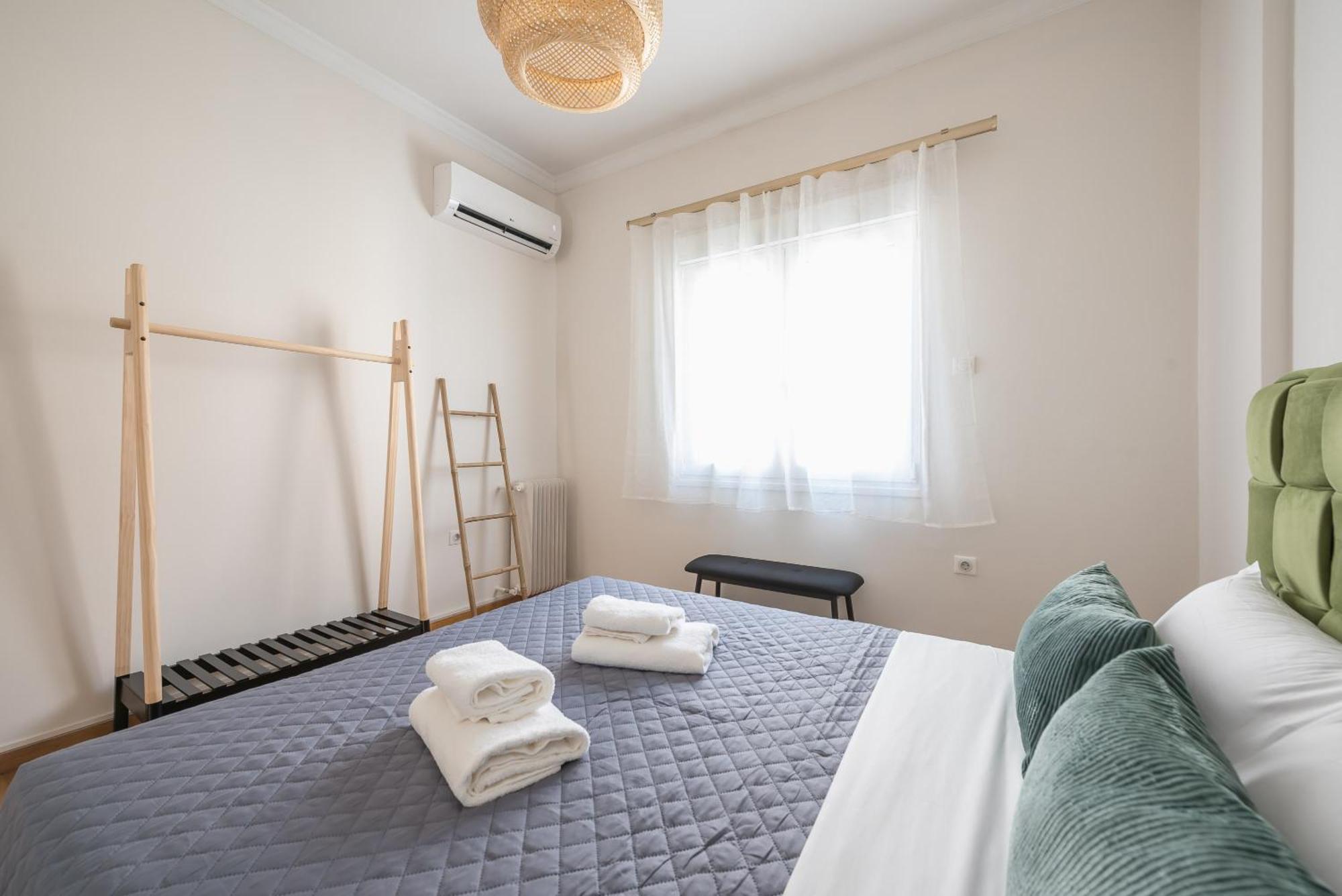 Апартаменты Stylish 2 Bd Urban Retreat Near Panormou Metro Афины Экстерьер фото